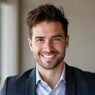 Julien, Coiffeur Styliste Senior chez LumiCime